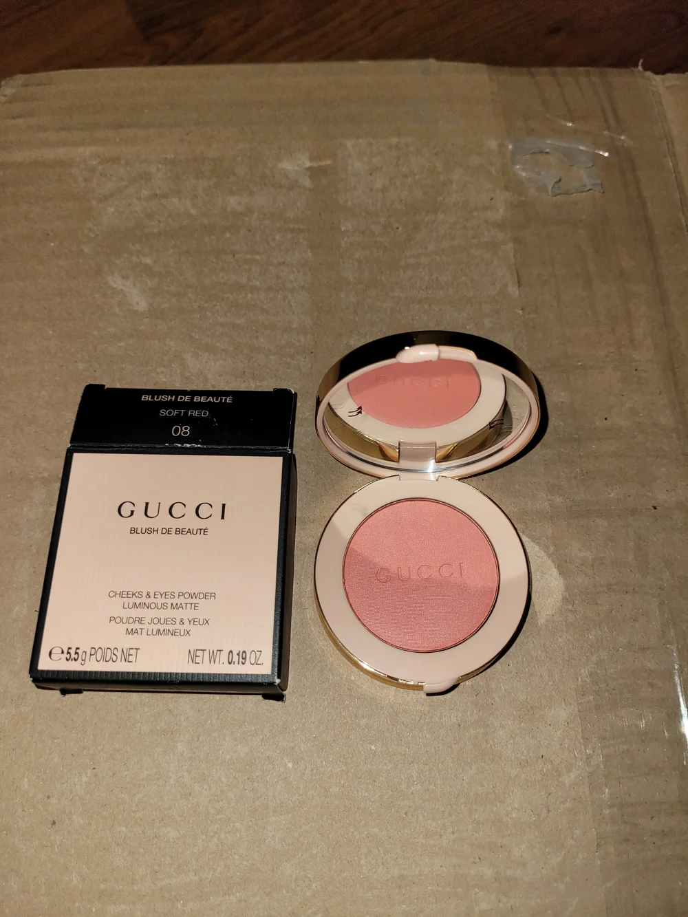 Gucci Blush De Beauté Cheeks & Eyes Powder - 08 Soft Red
